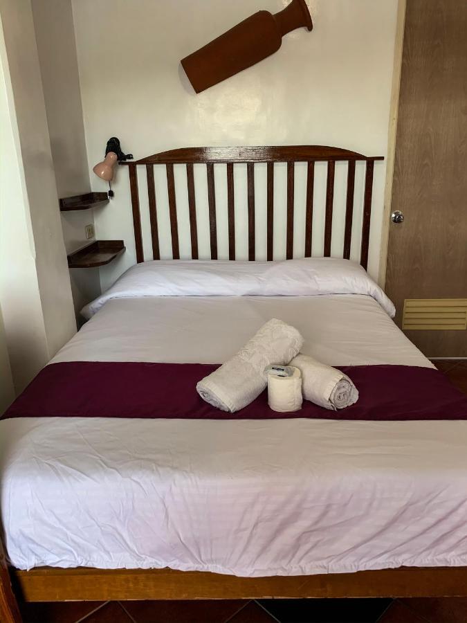 Harleys Hotel Olongapo Eksteriør bilde