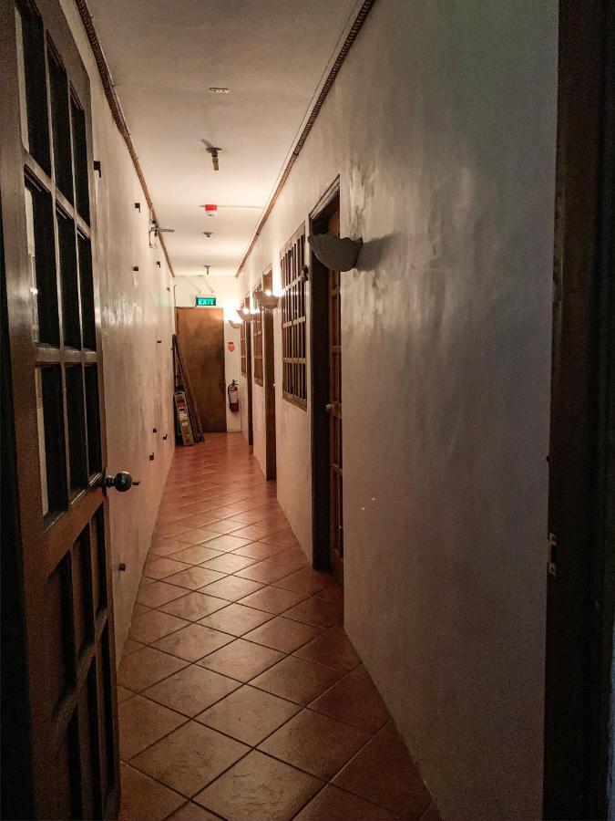 Harleys Hotel Olongapo Eksteriør bilde